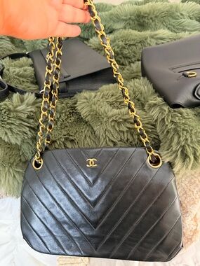 Vintage Chanel Chevron Kisslock - SERIES ZERO!